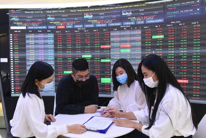 Theo quy định hiện hành của Ủy ban Chứng khoán Nhà nước, việc mở tài khoản chứng khoán là hoàn toàn miễn phí. 