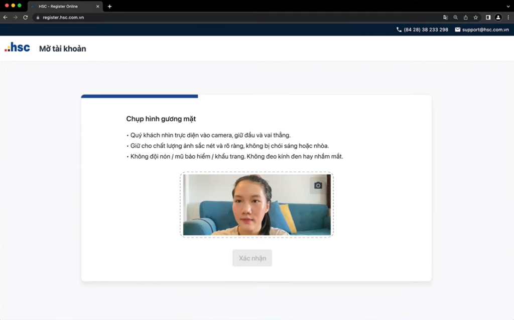 Sàn Chứng Khoán HSC 10 Chụp hình gương mặt